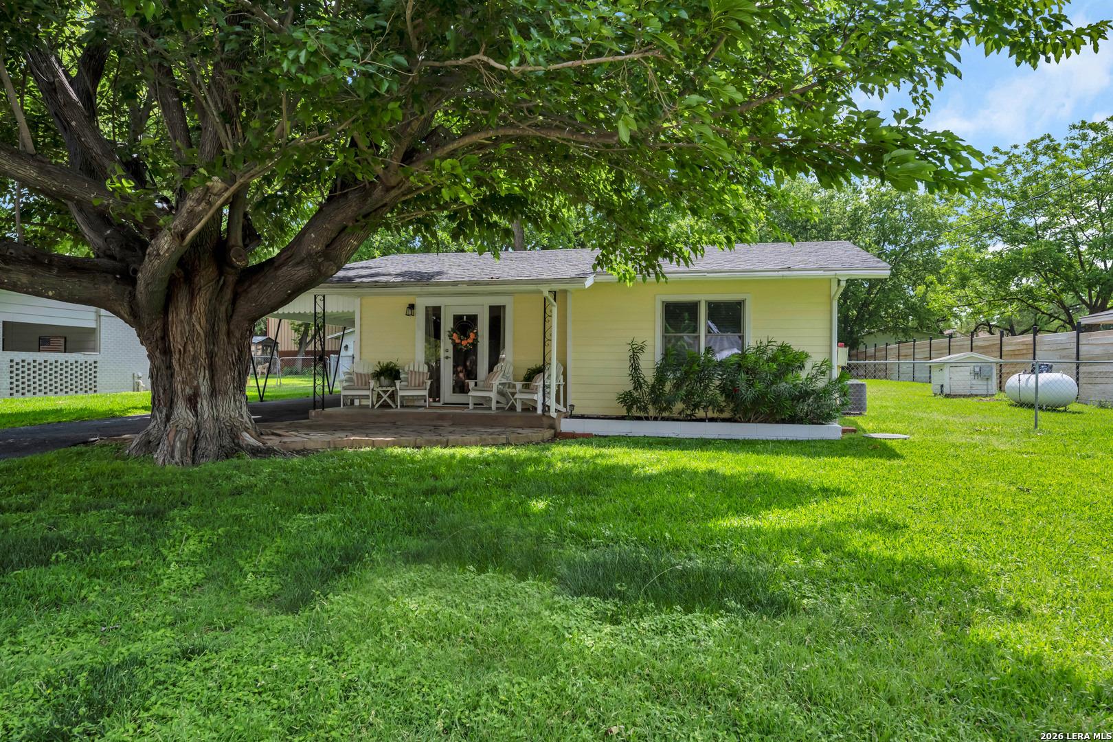 Riverside Dr, Kingsland, TX 78639
