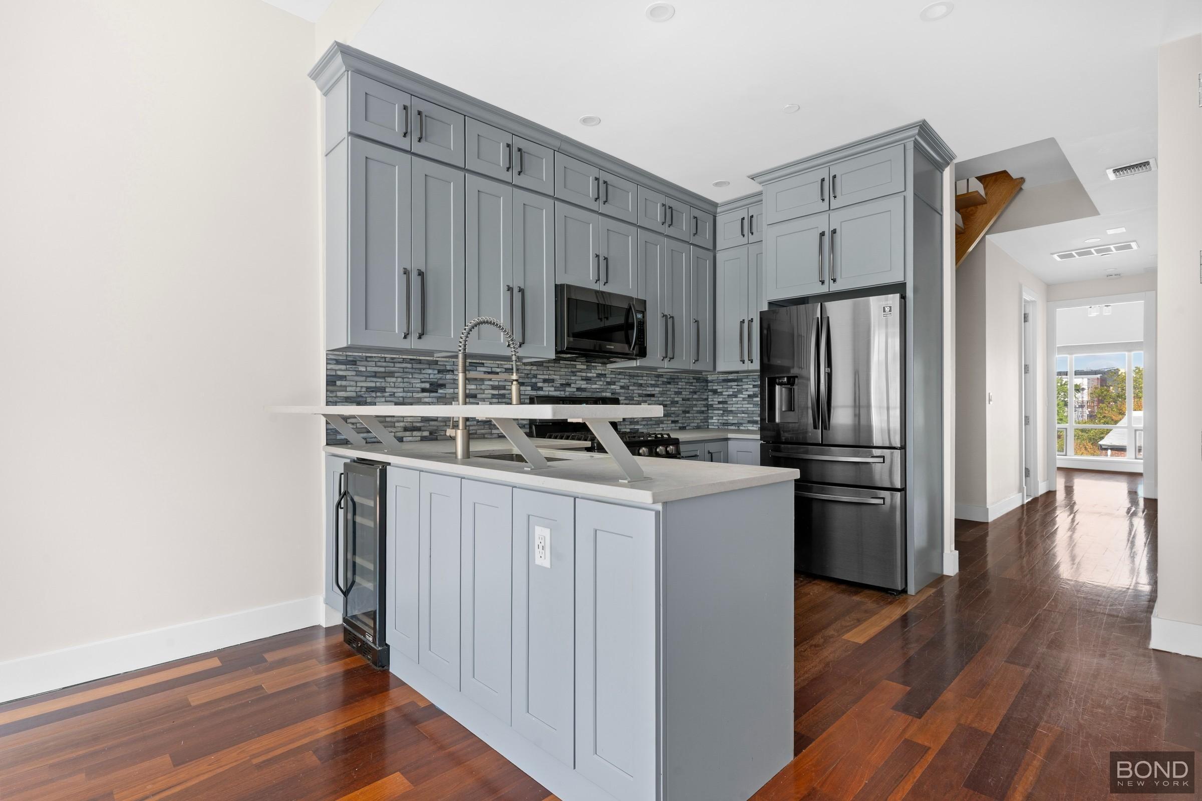 Jackson St, Brooklyn, NY 11211