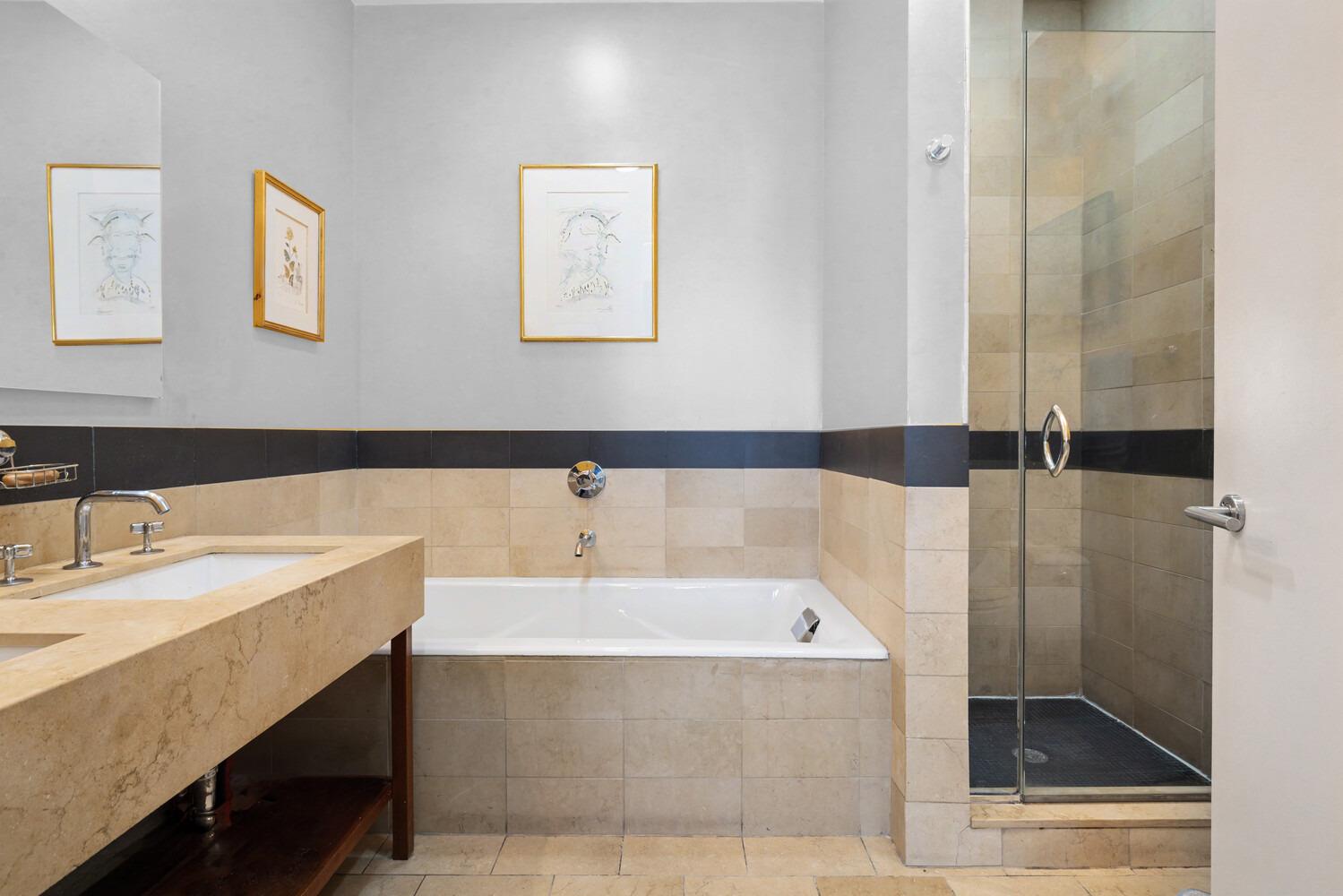 W 54th St, New York, NY 10019
