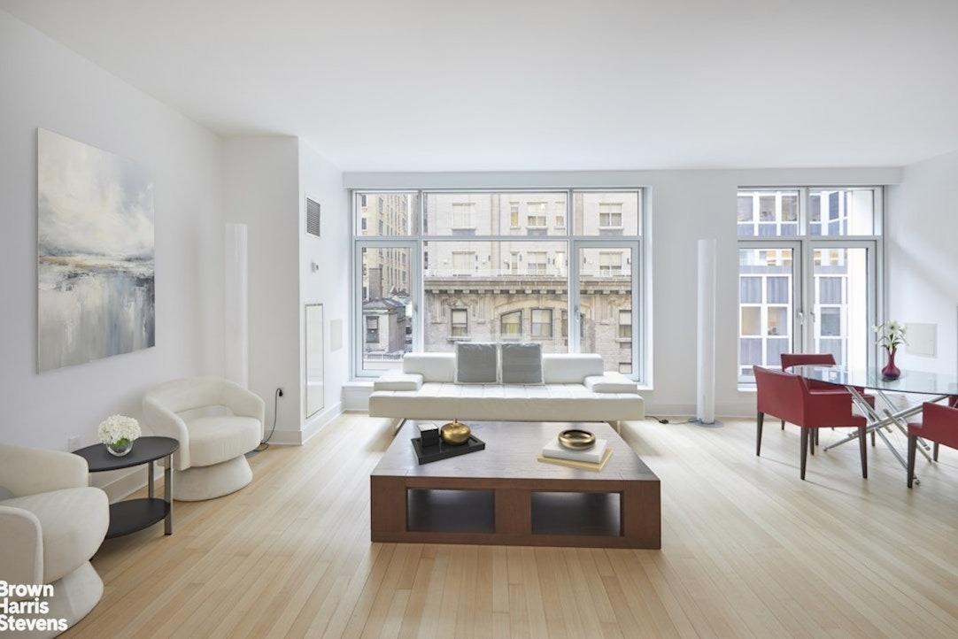 E 44th St, New York, NY 10017