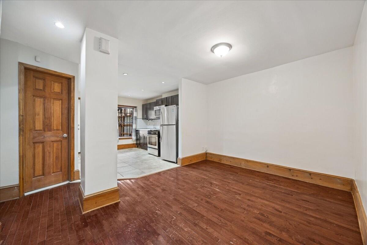 Lexington Ave, Brooklyn, NY 11221