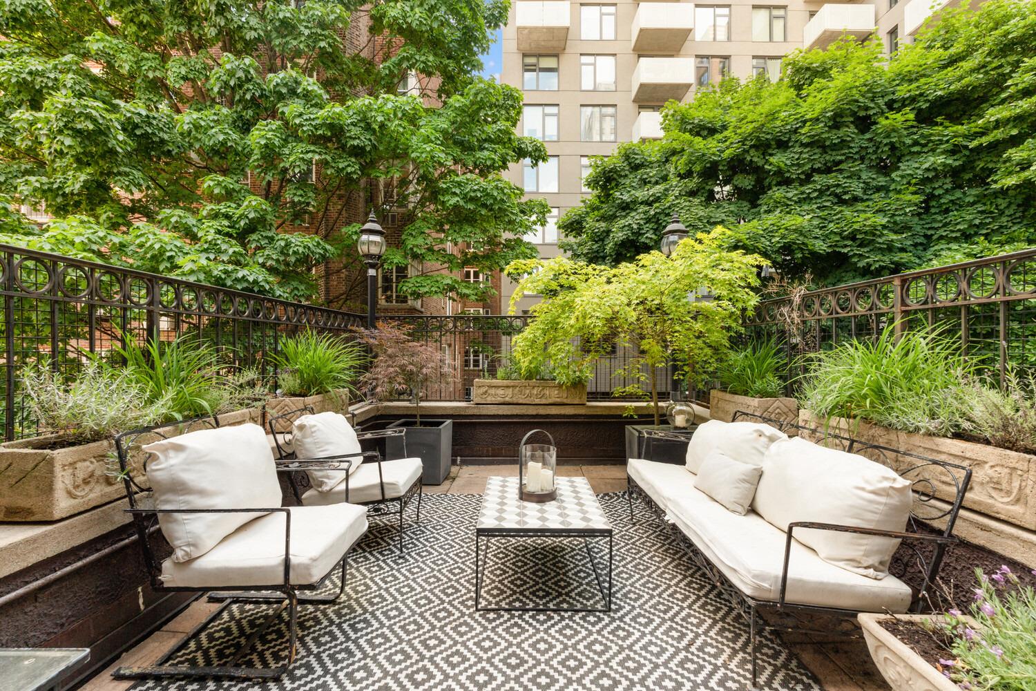 E 87th St, New York, NY 10128
