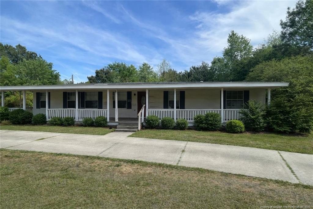 Longhill Dr, Fayetteville, NC 28311