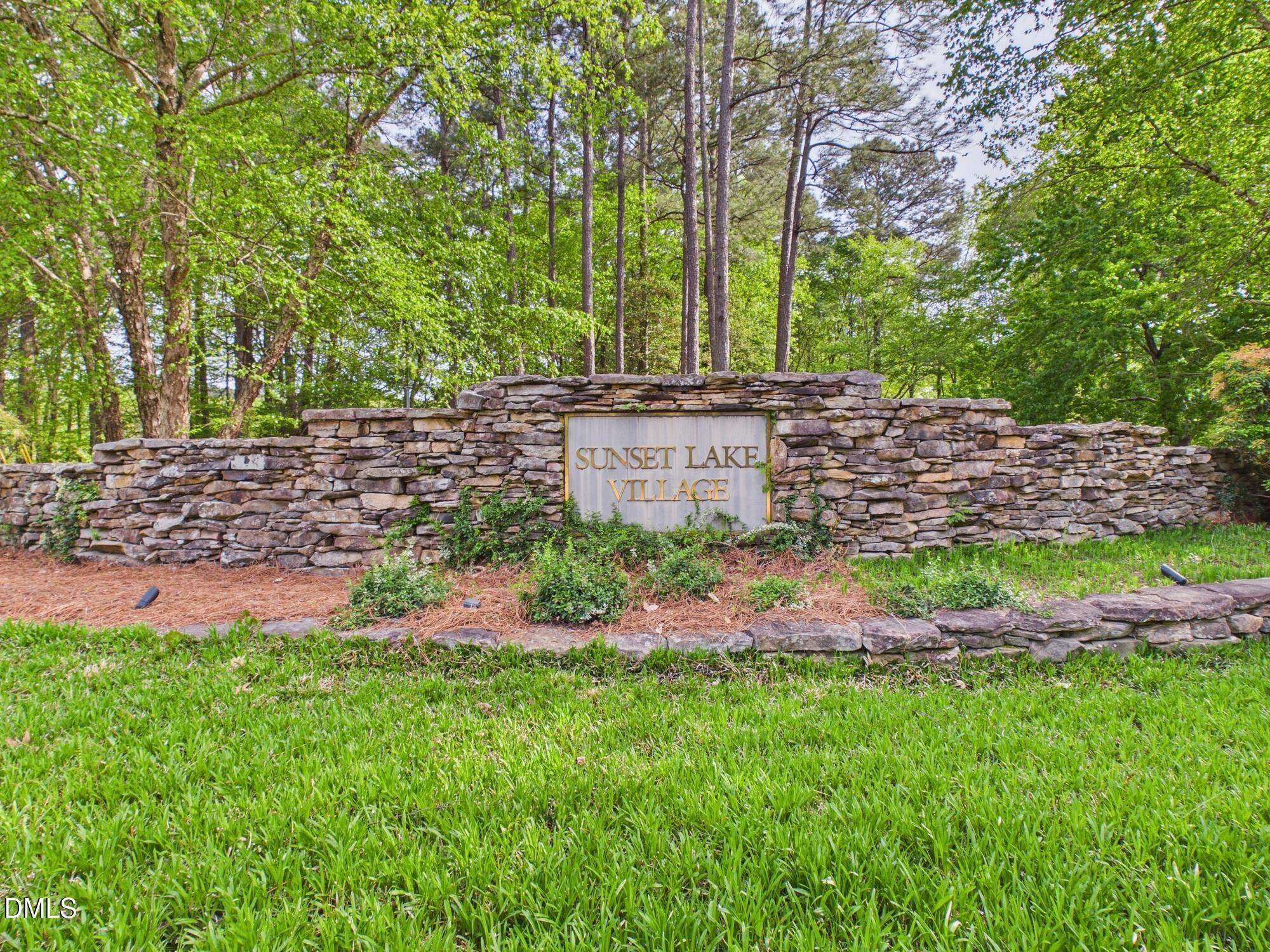 Turtlehead Ct, Holly Springs, NC 27540