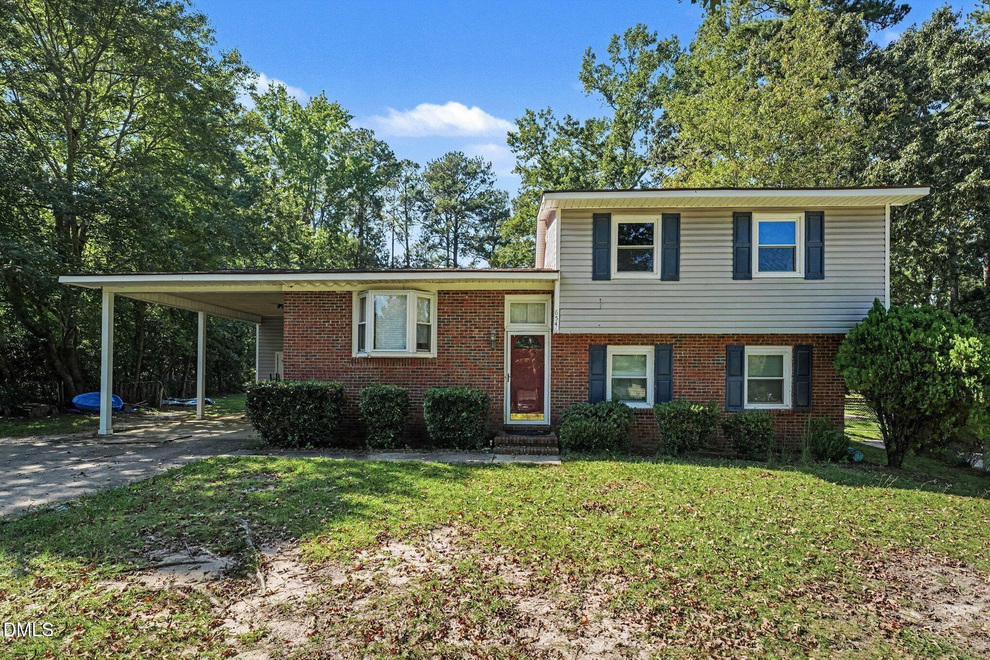 Portsmouth Dr, Fayetteville, NC 28314
