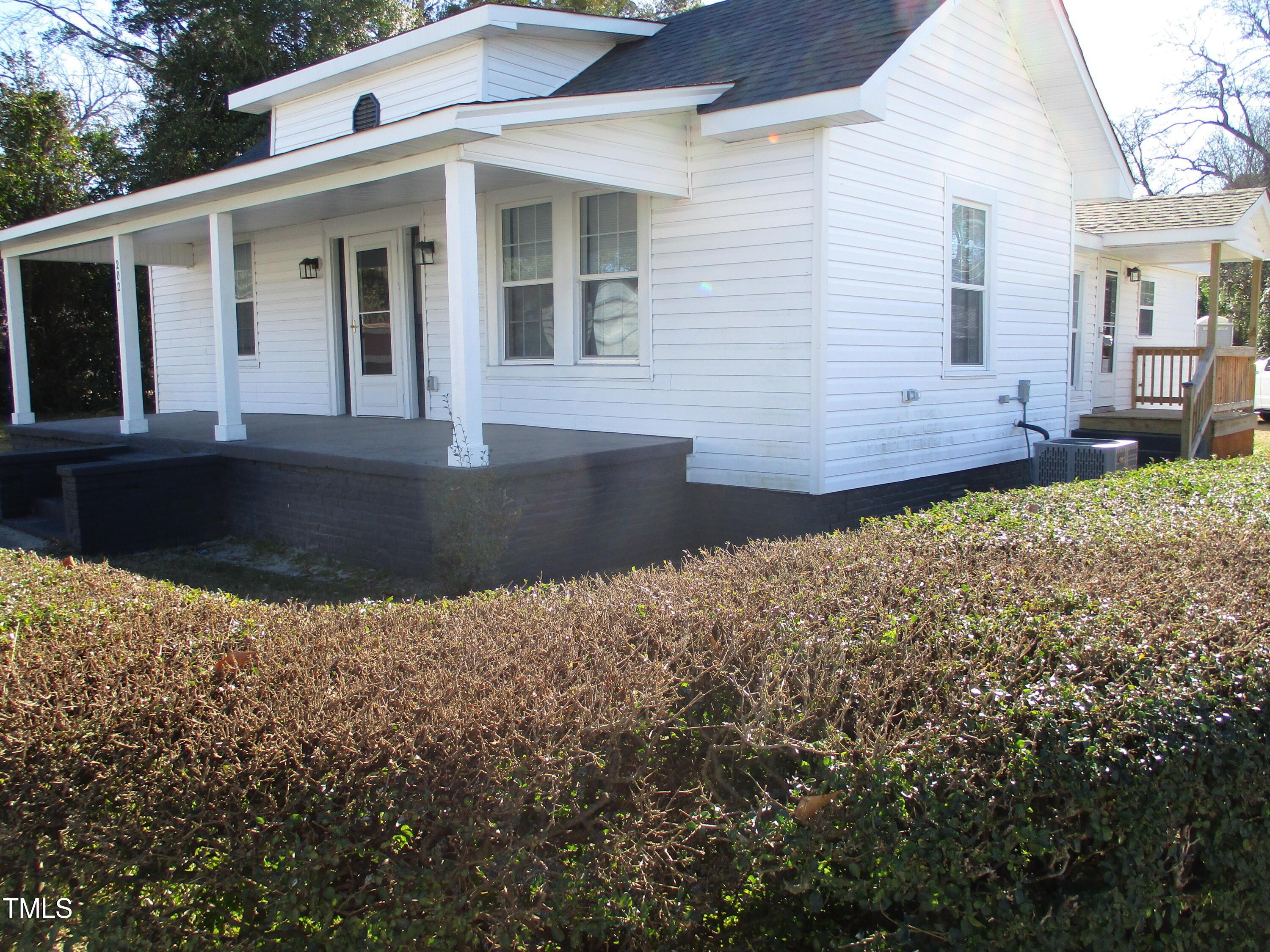 E Washington St, La Grange, NC 28551