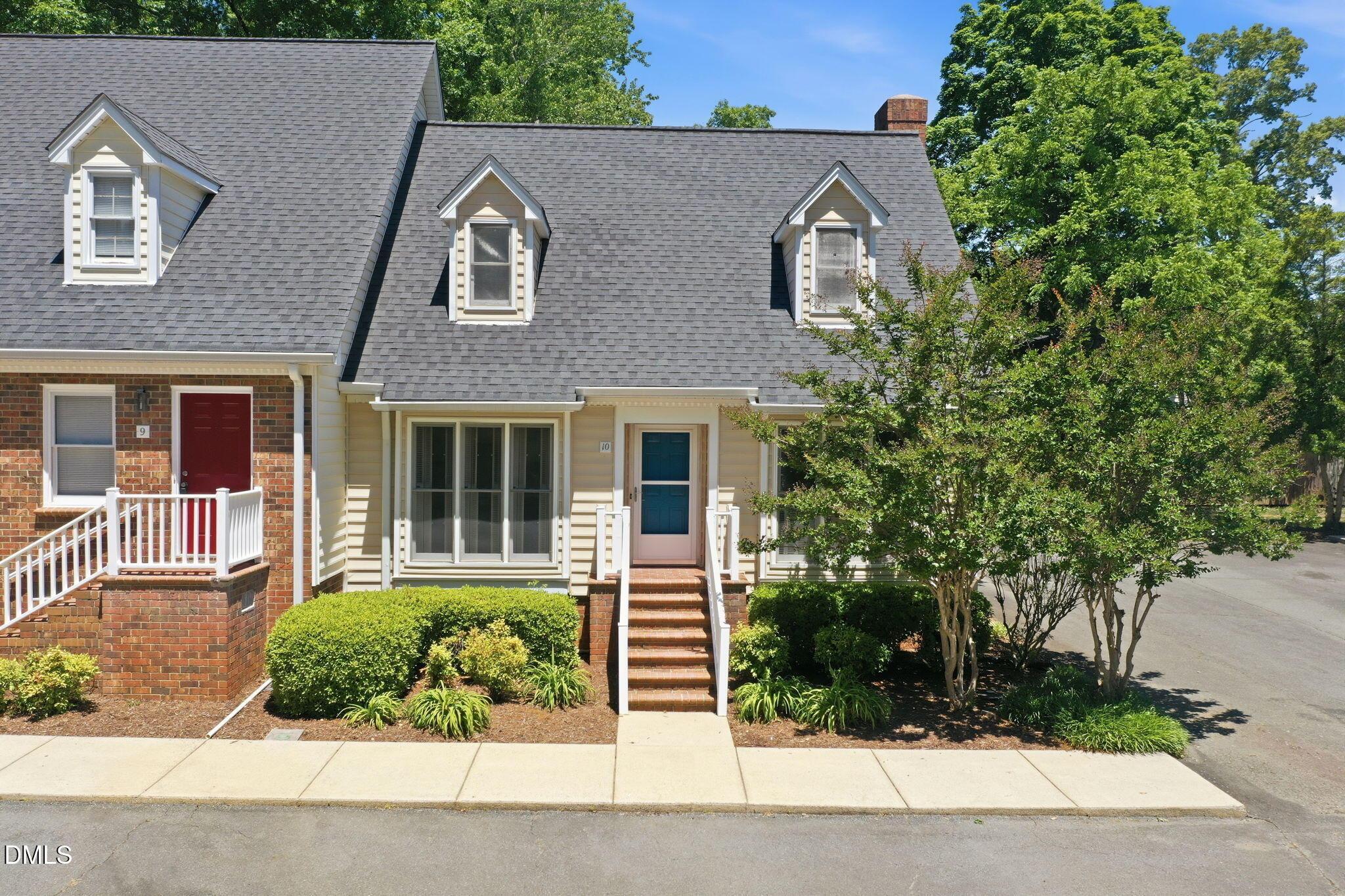 Sherwood Dr, Burlington, NC 27215