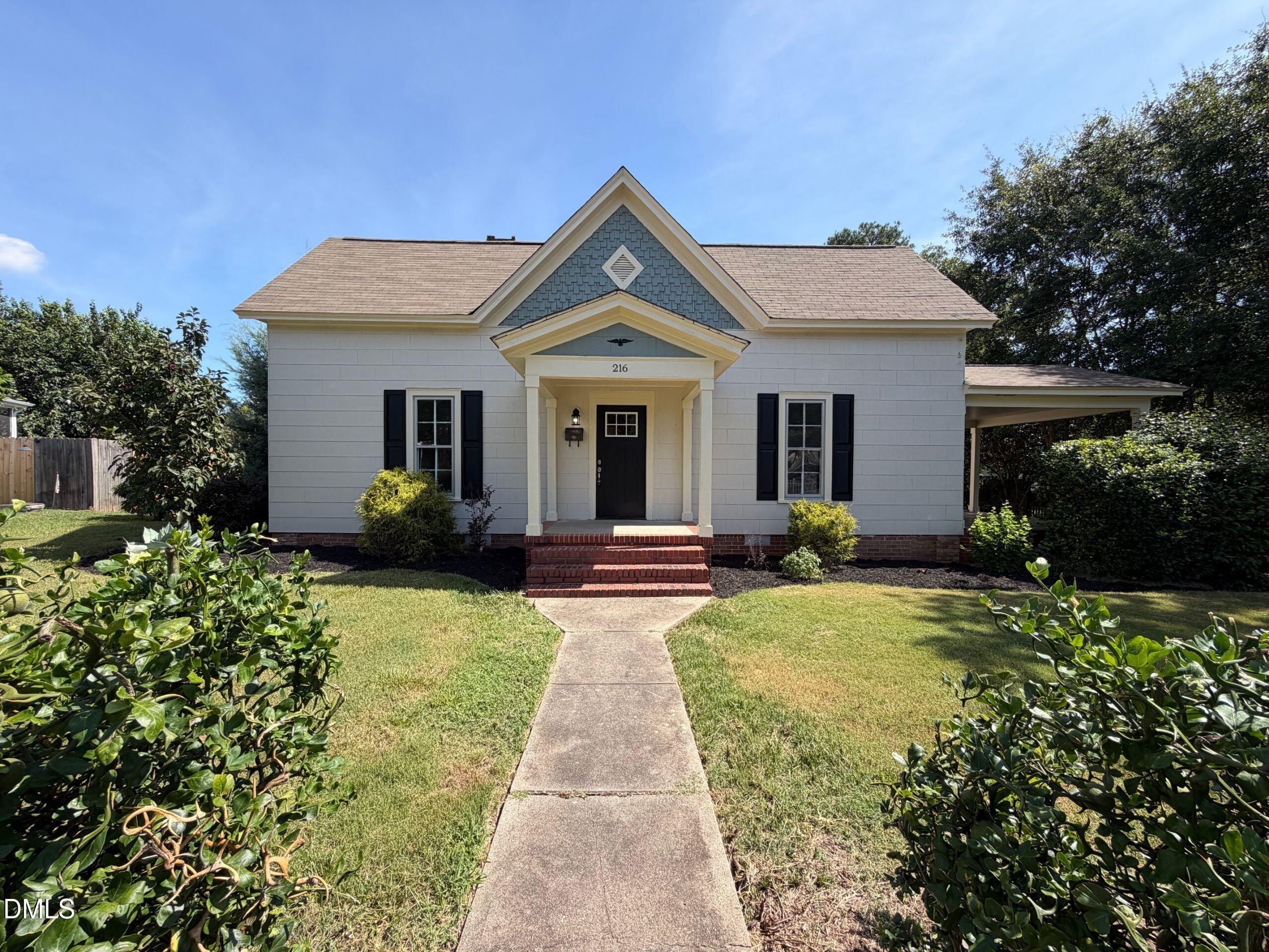 E Horne St, Clayton, NC 27520