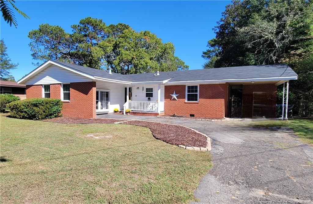 Wendover Dr, Fayetteville, NC 28304