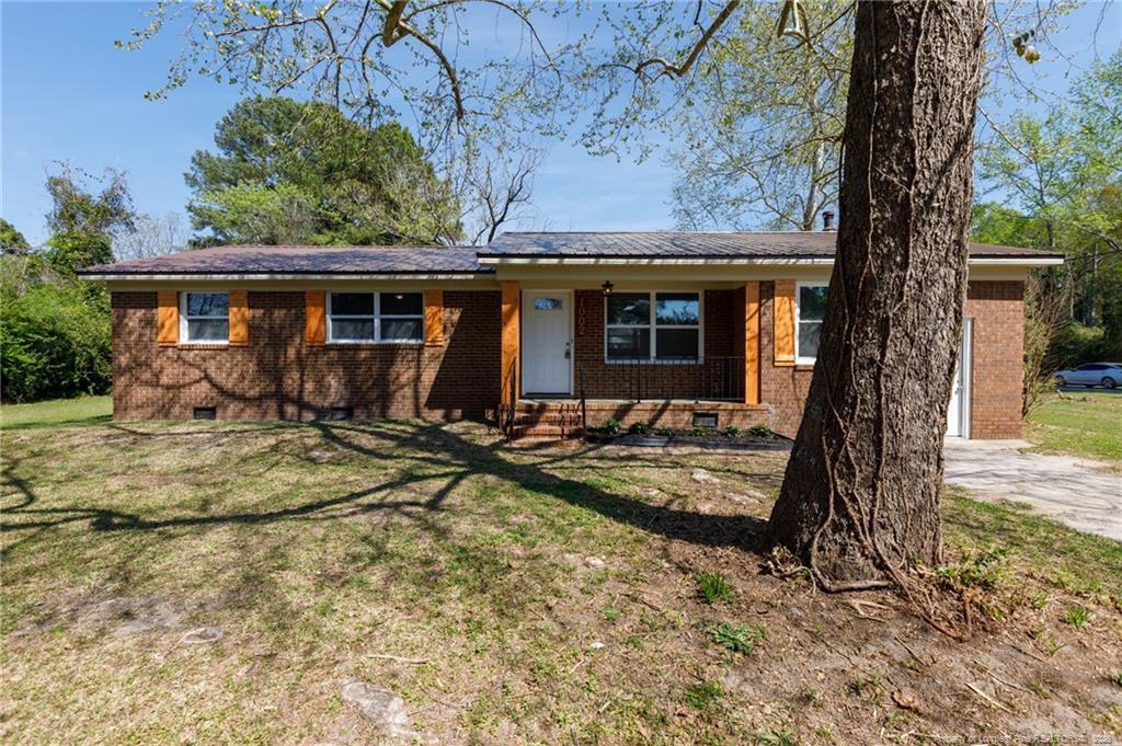Able St, Elizabethtown, NC 28337