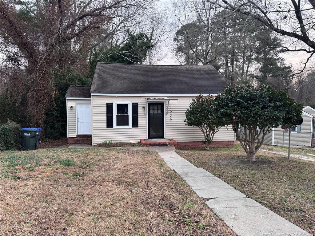 Lacy St, Fayetteville, NC 28305