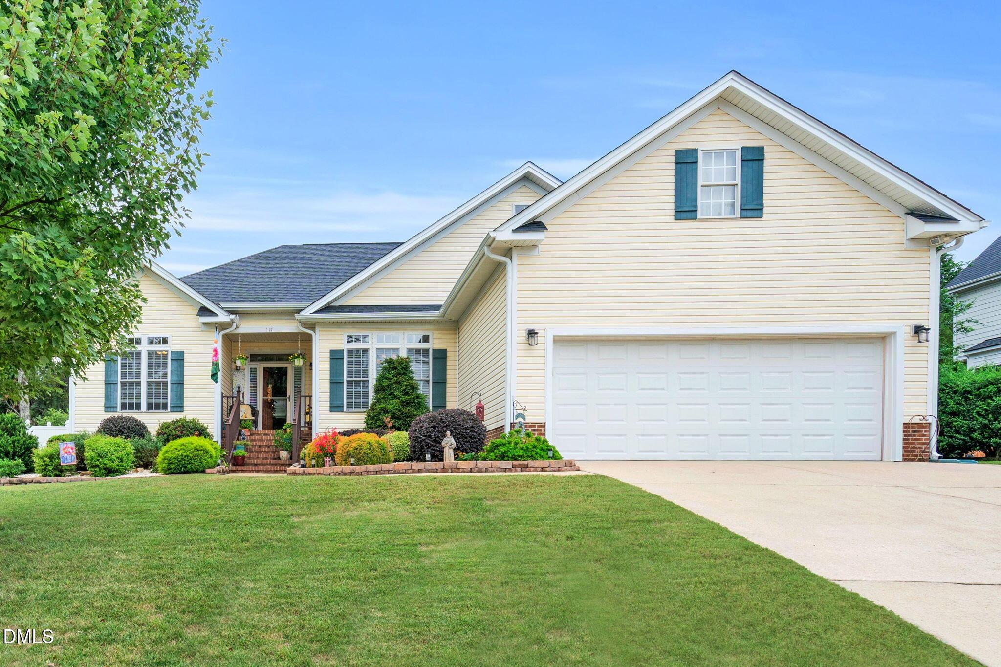 Holly Bay Ln, Holly Springs, NC 27540