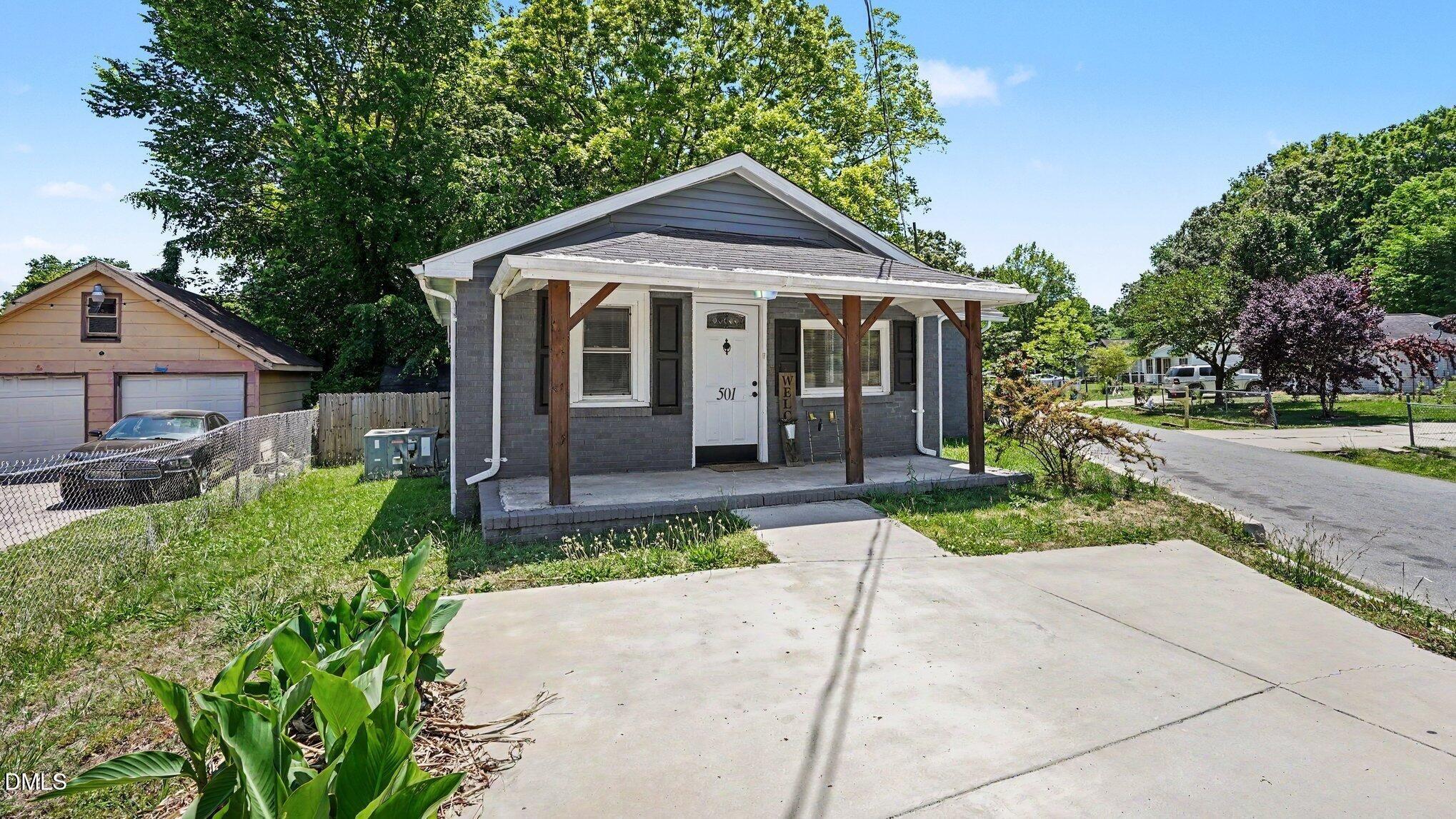 Apple St, Burlington, NC 27217