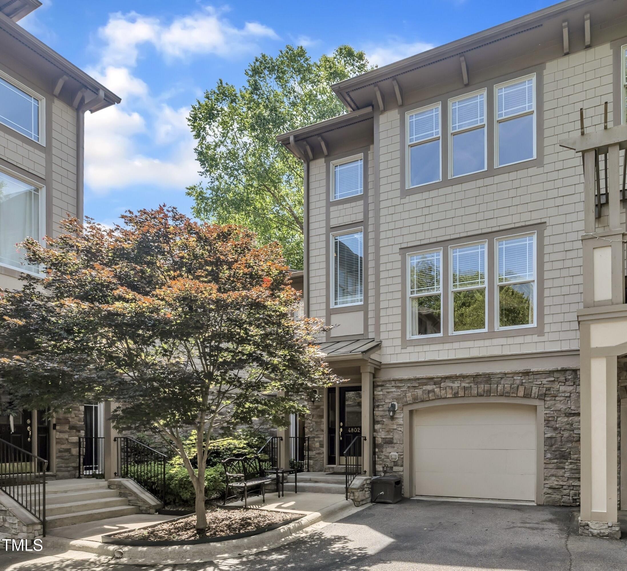 Glenmist Ct, Raleigh, NC 27612