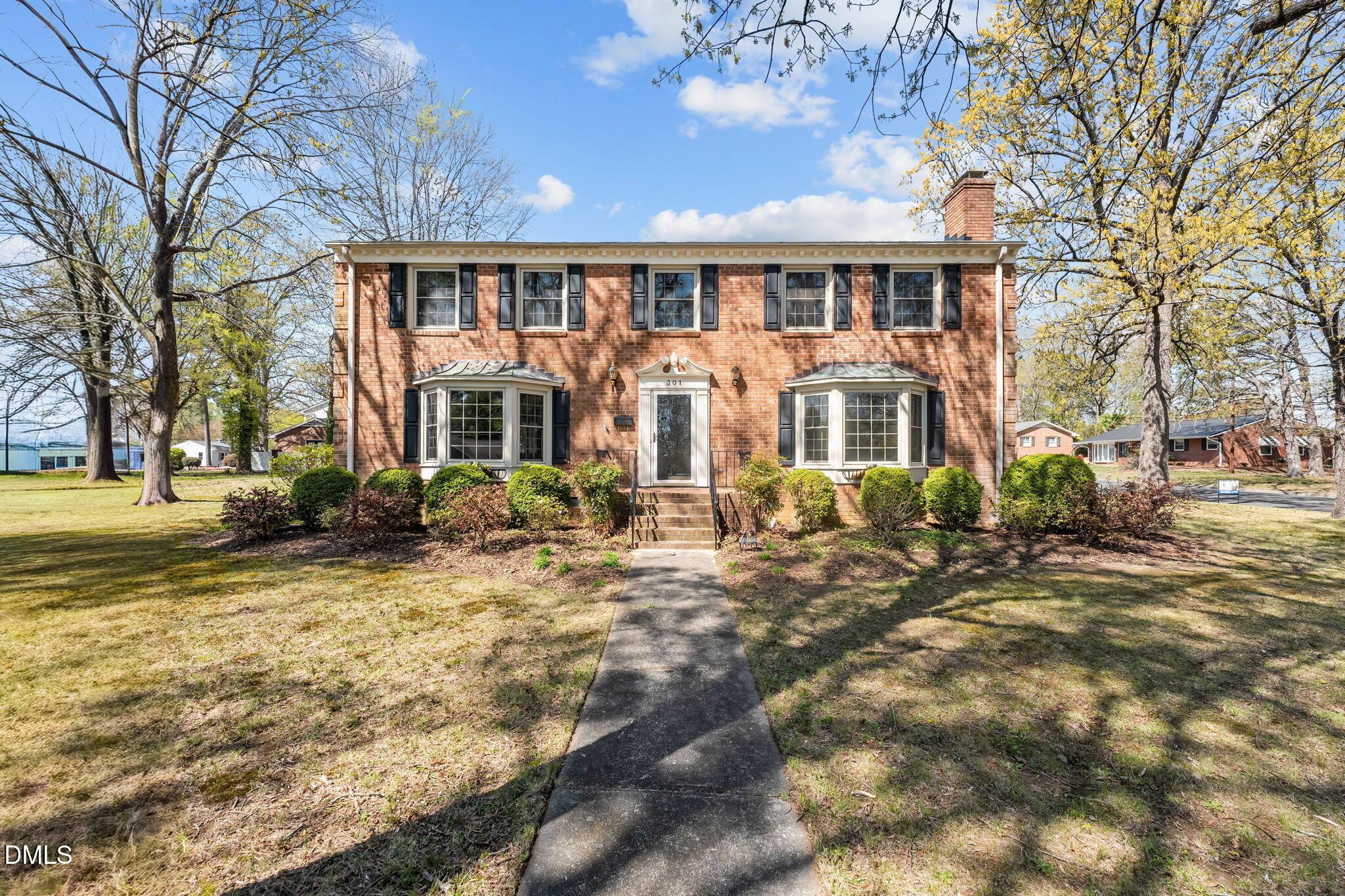 Jones St, Graham, NC 27253