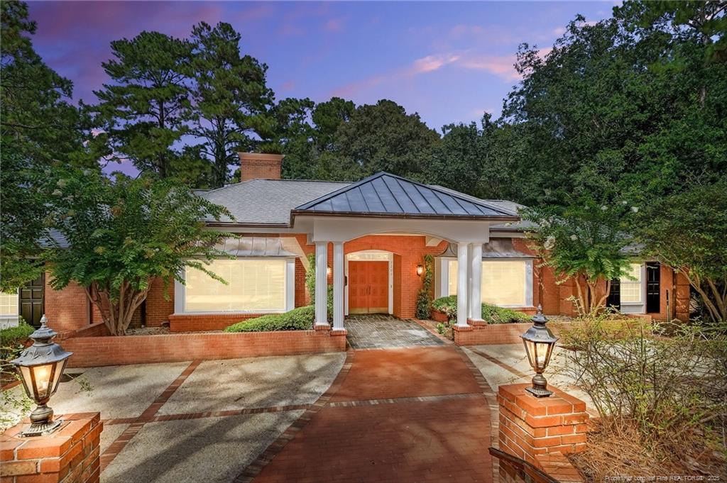 Longleaf Dr, Fayetteville, NC 28305