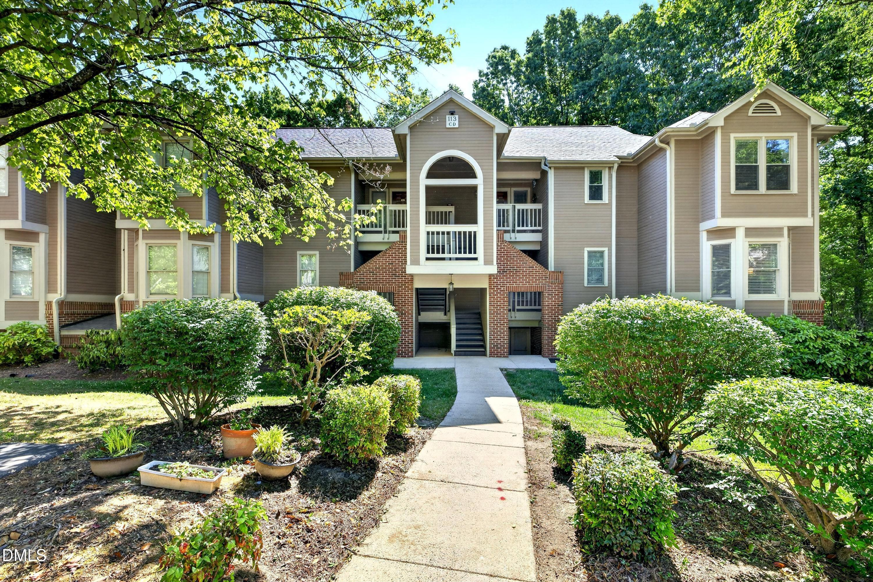 Abingdon Ct, Cary, NC 27513