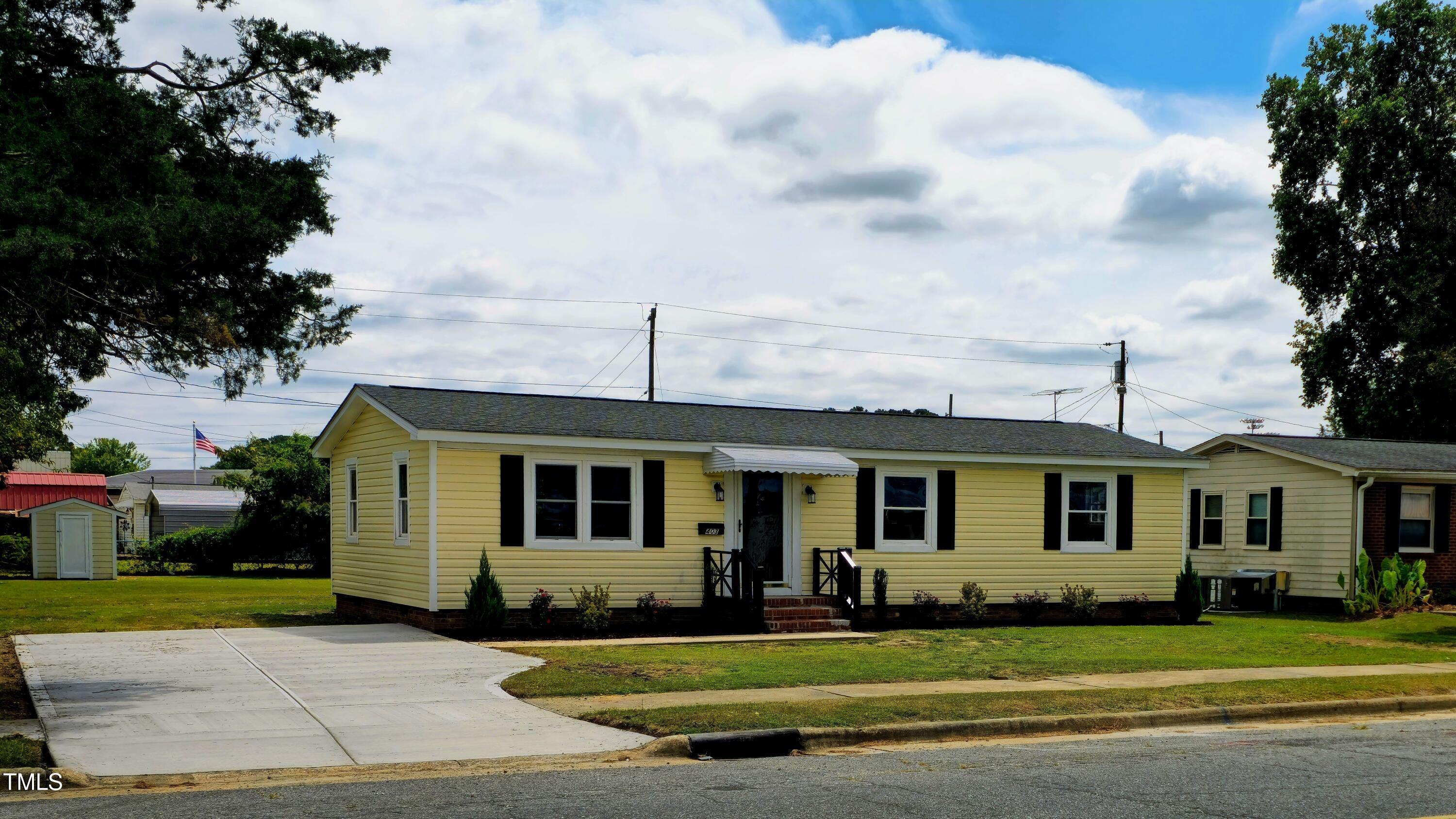 S Market St, Benson, NC 27504