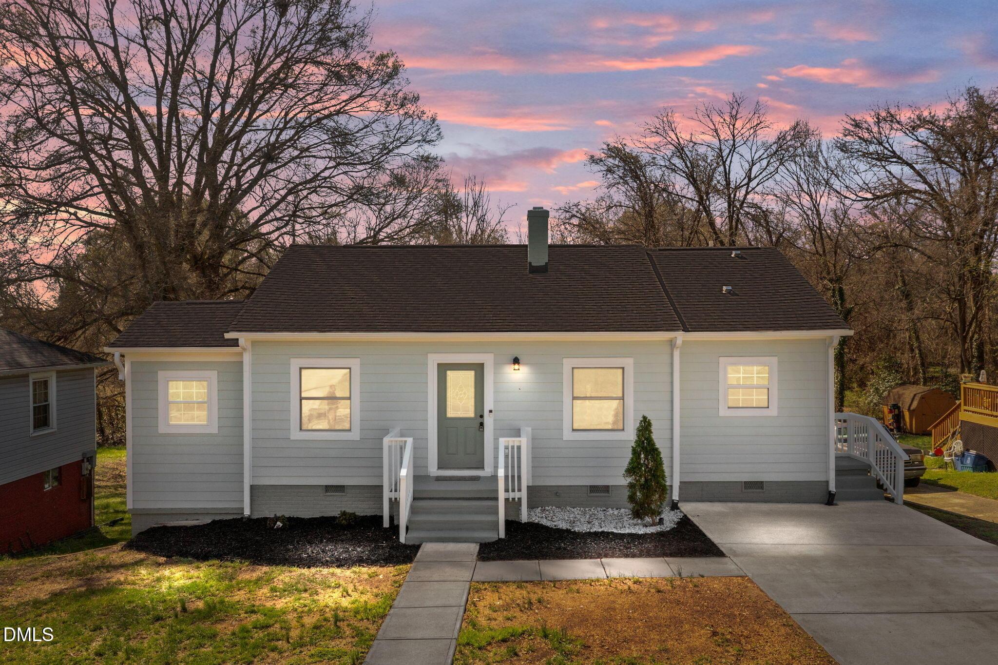 W Gilbreath St, Graham, NC 27253