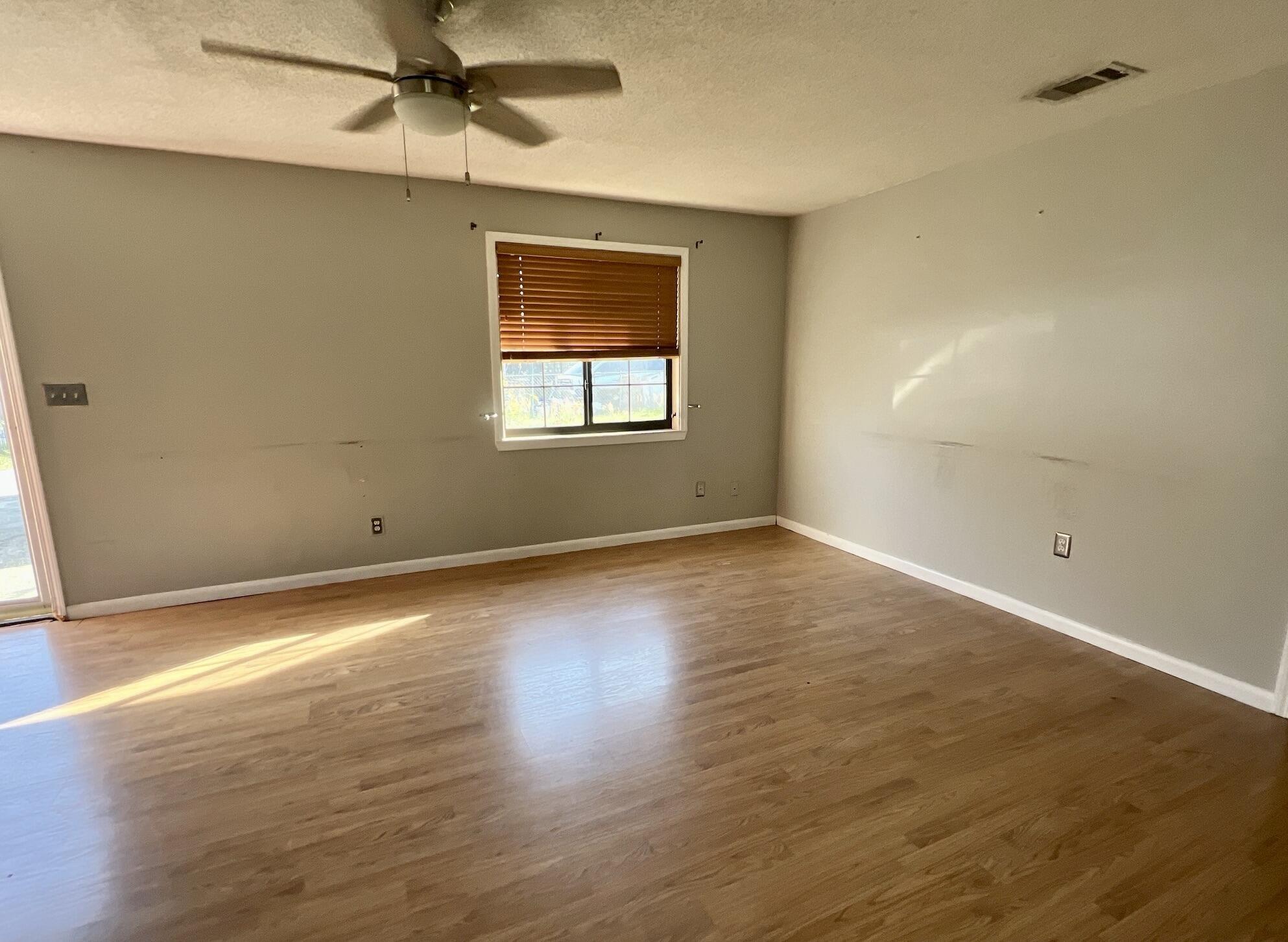 Seminole Trl, Crestview, FL 32536