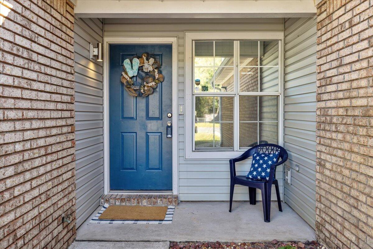 Cascabellas St, Mary Esther, FL 32569