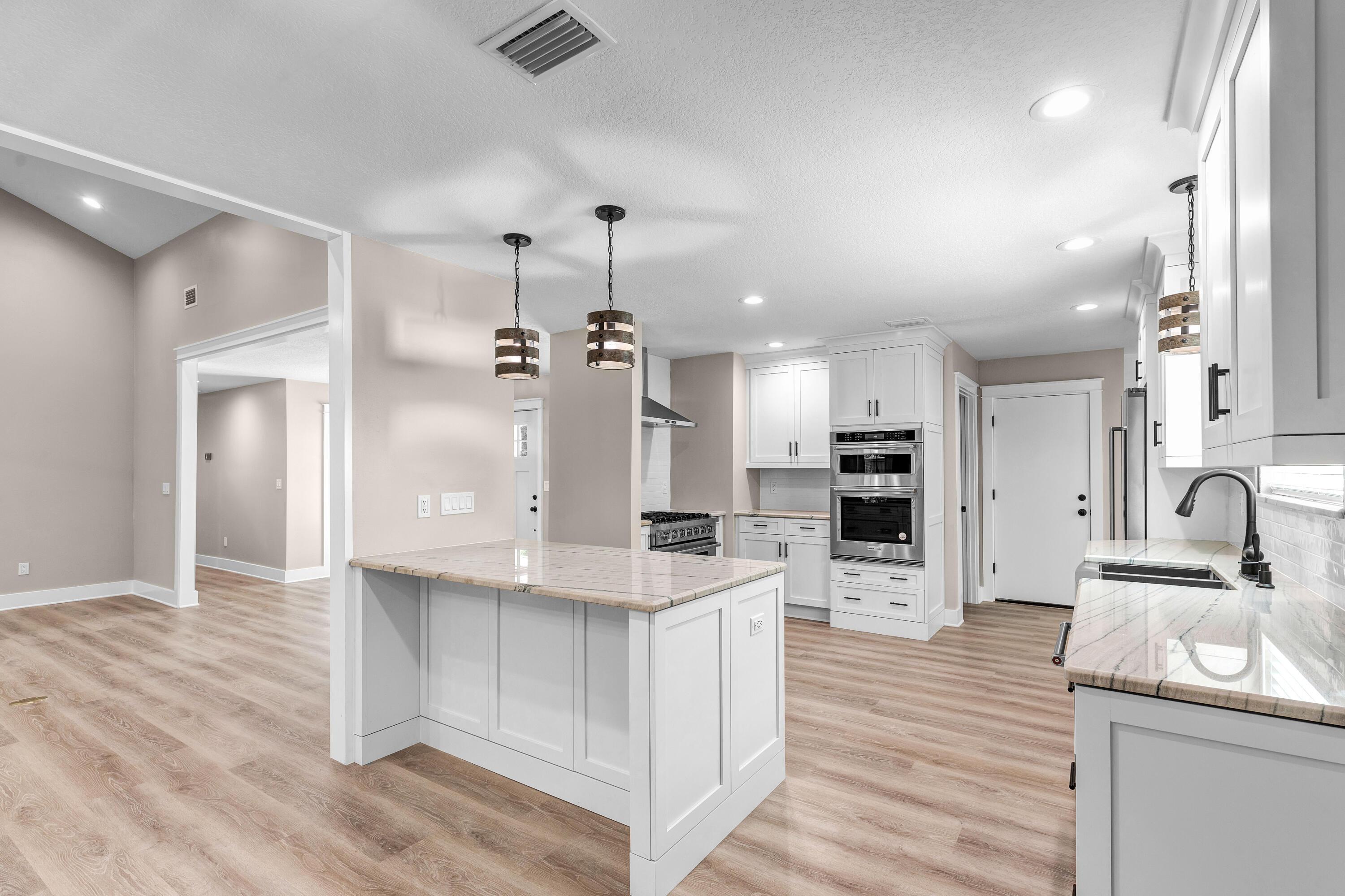 Oaklake Ln, Niceville, FL 32578