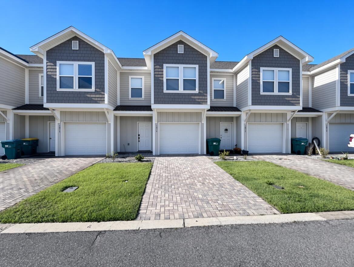 Stable Ln, Fort Walton Beach, FL 32547