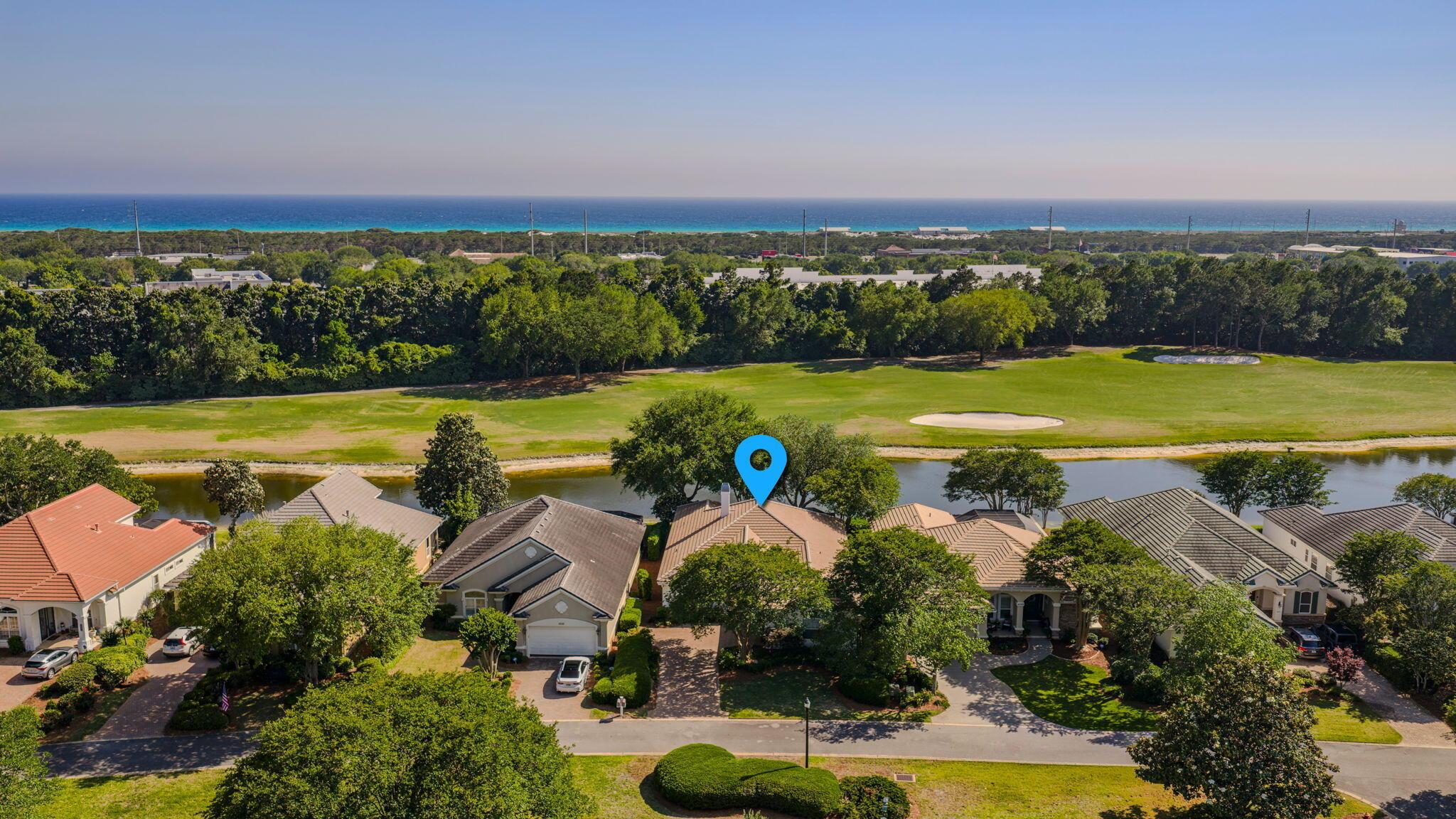 Carriage Ln, Destin, FL 32541