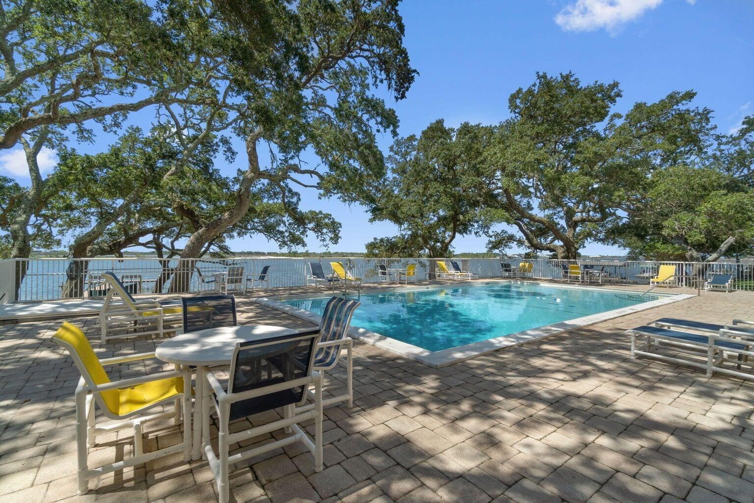 W Miracle Strip Pkwy, Mary Esther, FL 32569