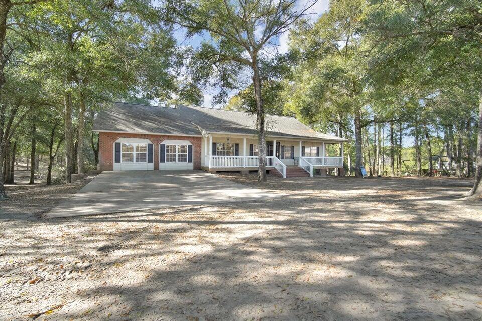 Steves Pl, Crestview, FL 32536