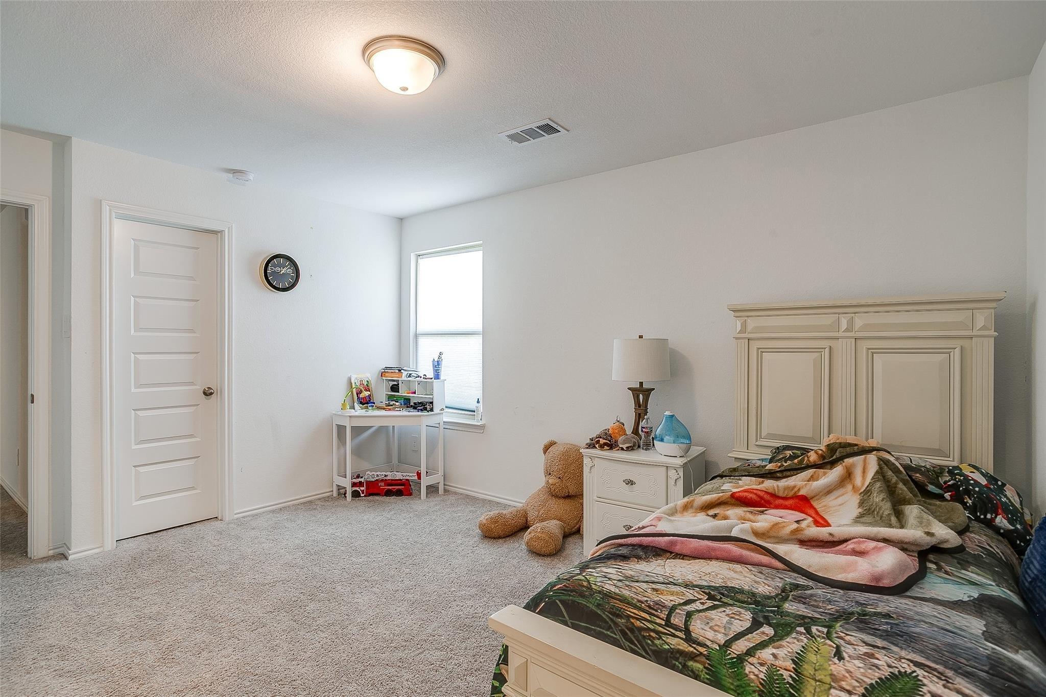 Fox Trail Ln, Fort Worth, TX 76108