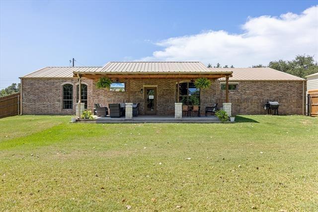 Bob White Dr, Granbury, TX 76049