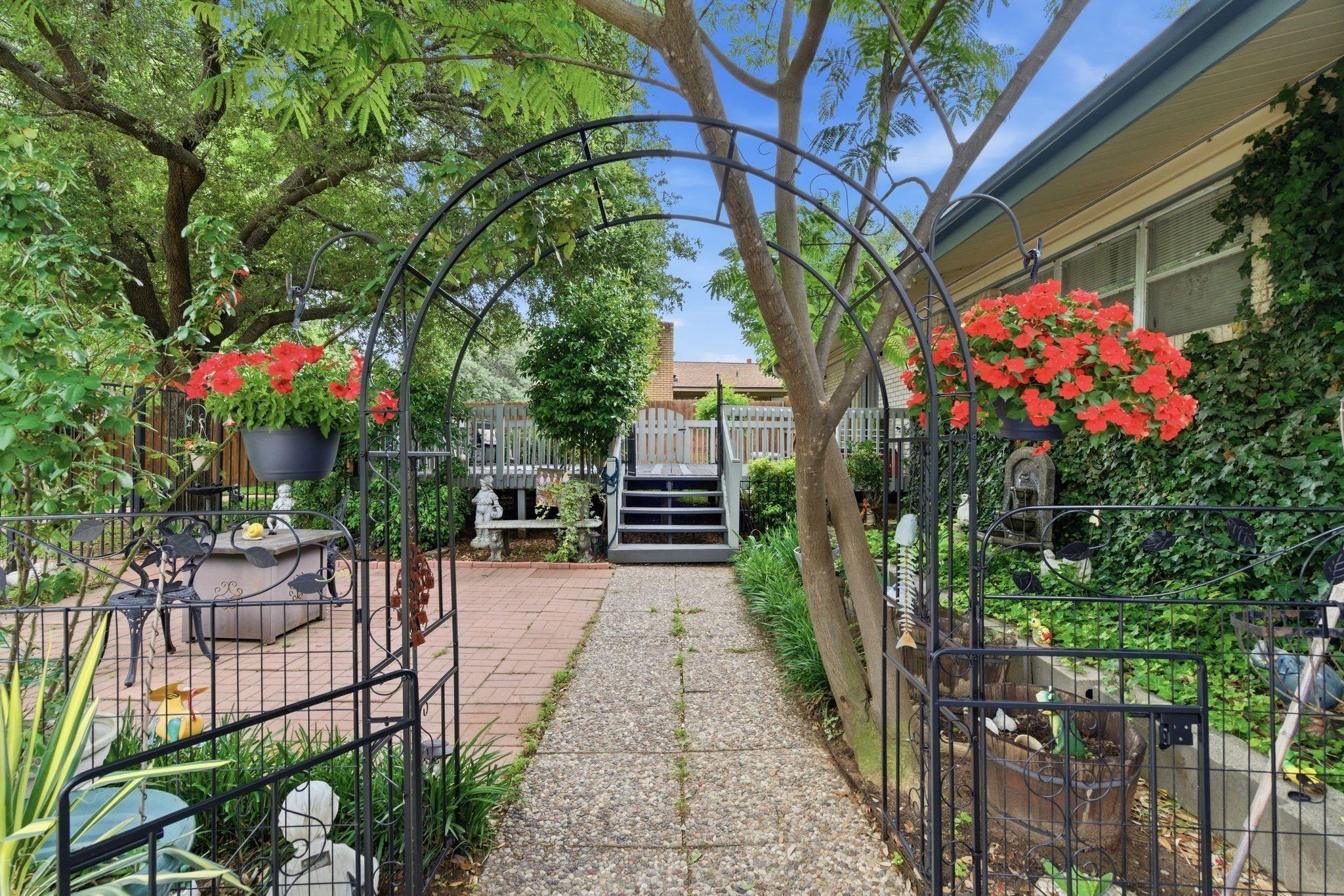 Blaney Ave, North Richland Hills, TX 76180