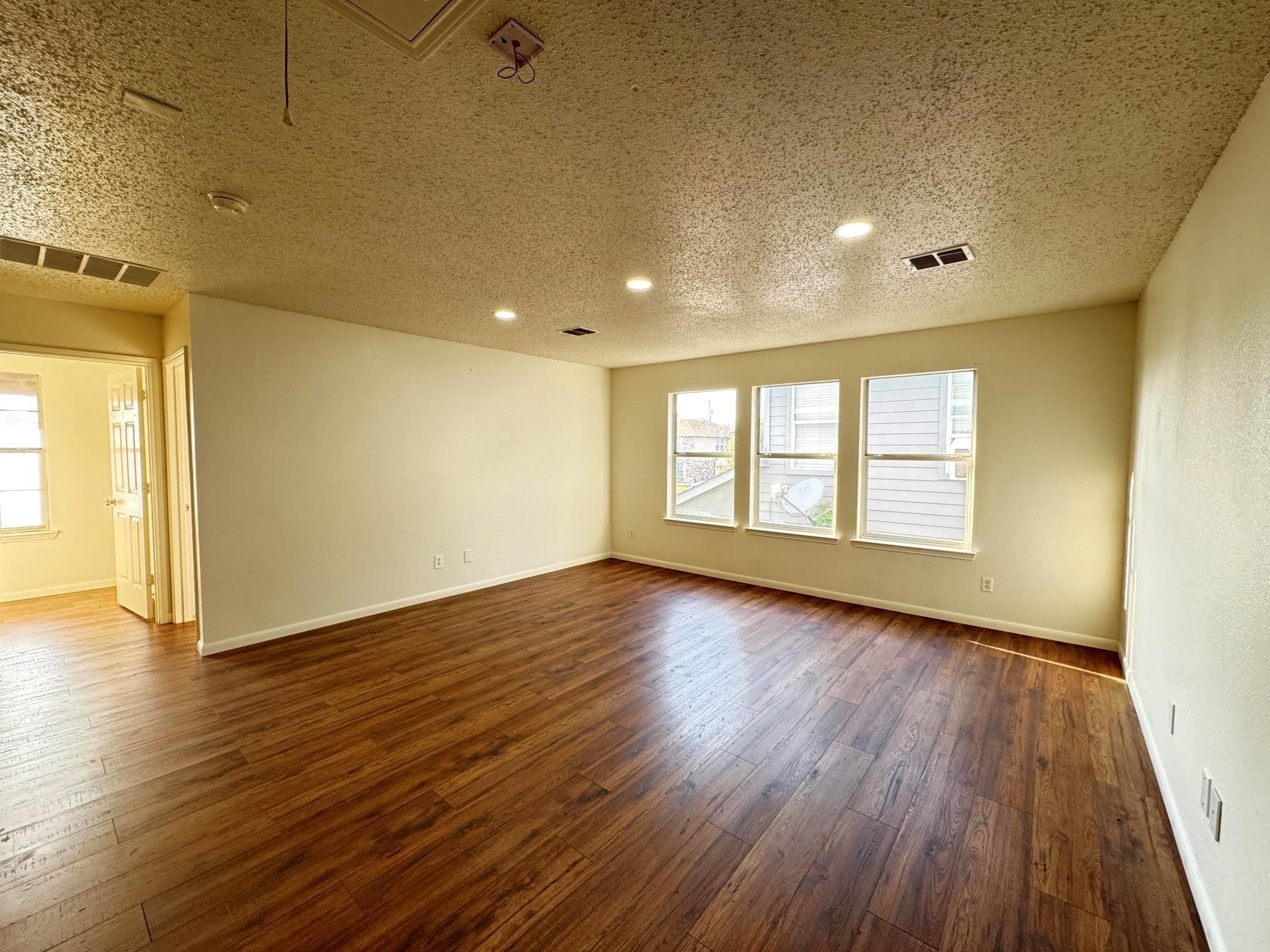 Marsland Ln, Arlington, TX 76001