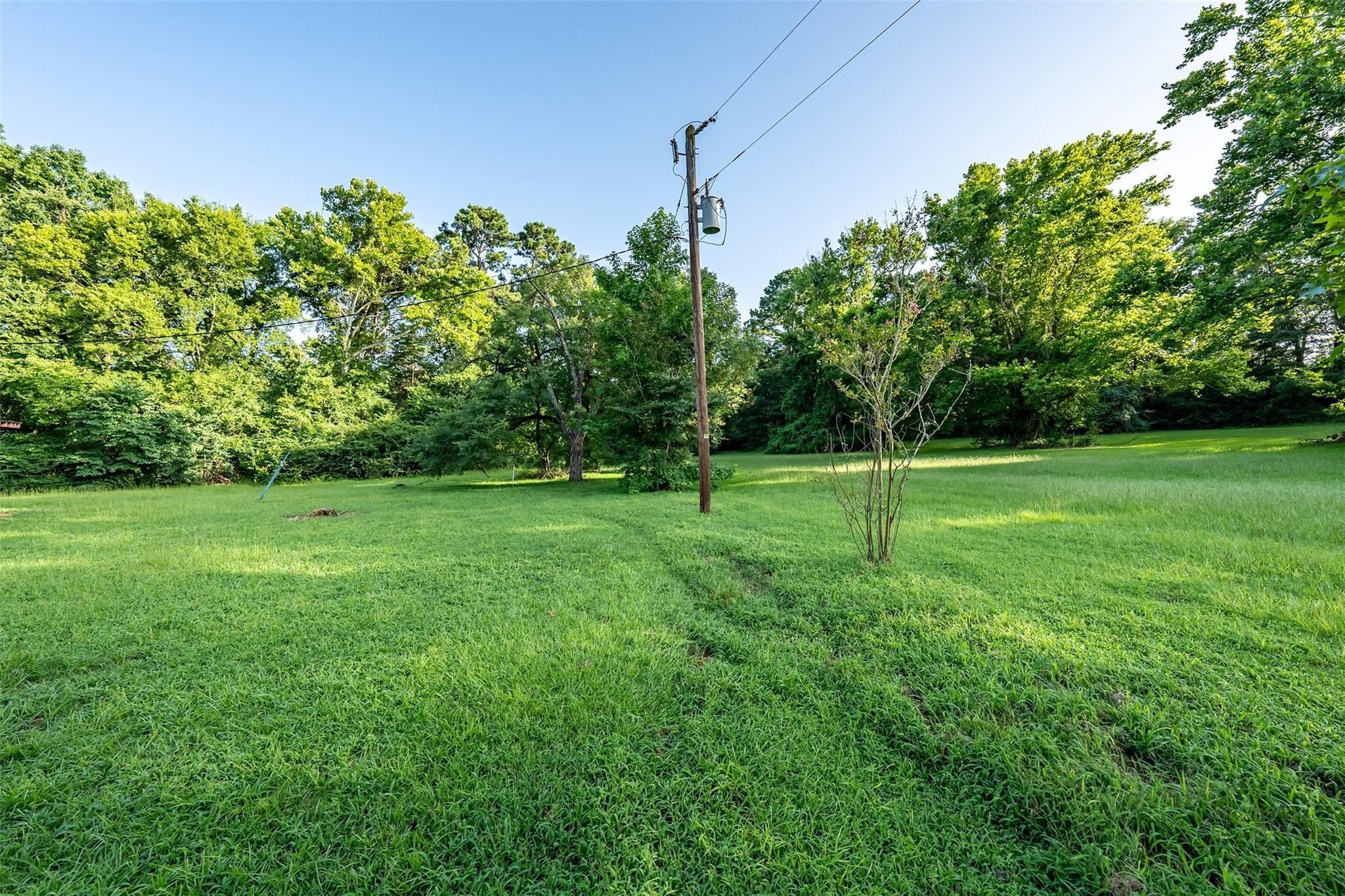 S Dickinson Dr, Rusk, TX 75785