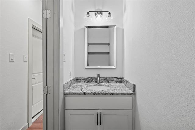Saint Clair Dr, Dallas, TX 75215