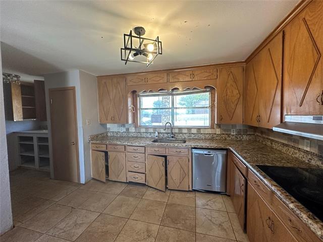 Lion St, Miami, TX 79059