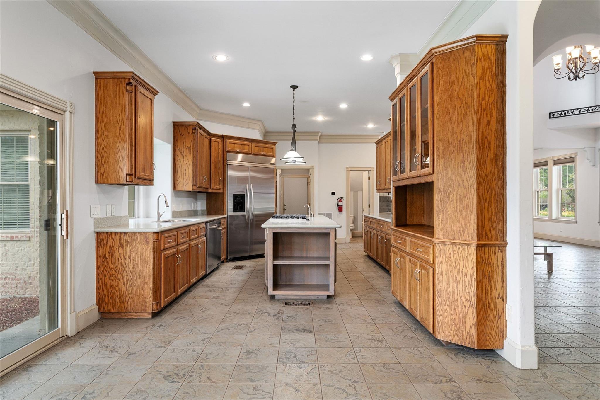 Canyon Oaks Dr, Irving, TX 75061