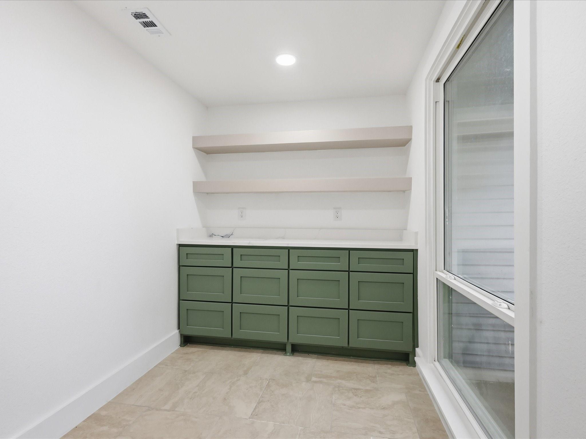 Reeves St, Richland Hills, TX 76118