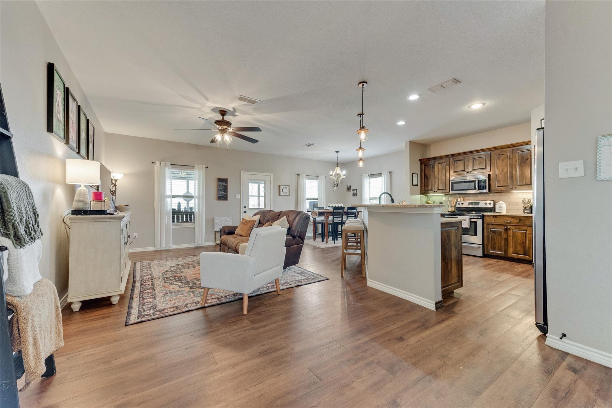 Horseshoe Lake Dr, Edgewood, TX 75117