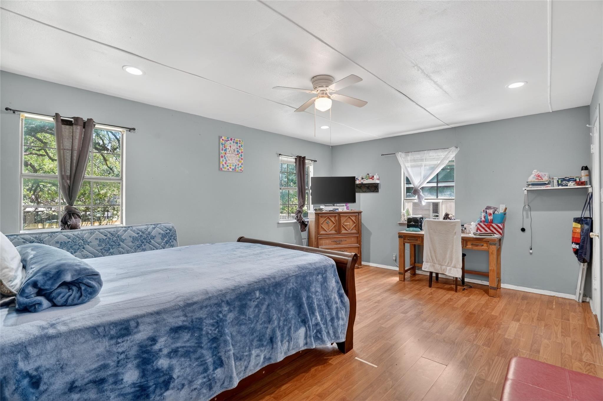 Fawn Dr, Granbury, TX 76049