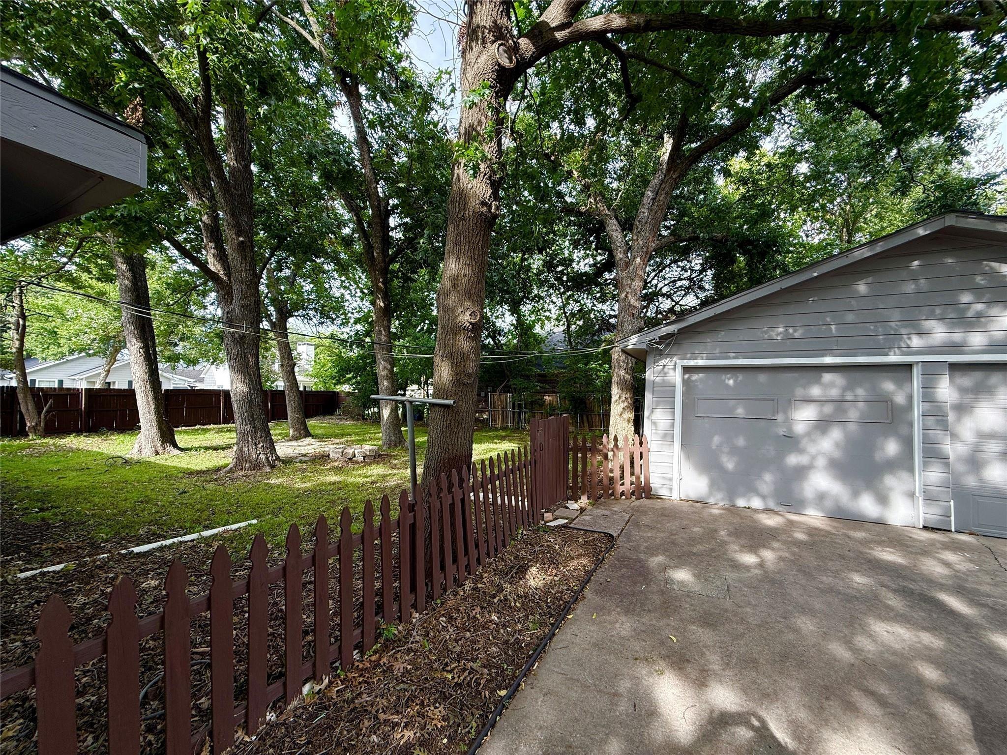 Hall St, Mckinney, TX 75069