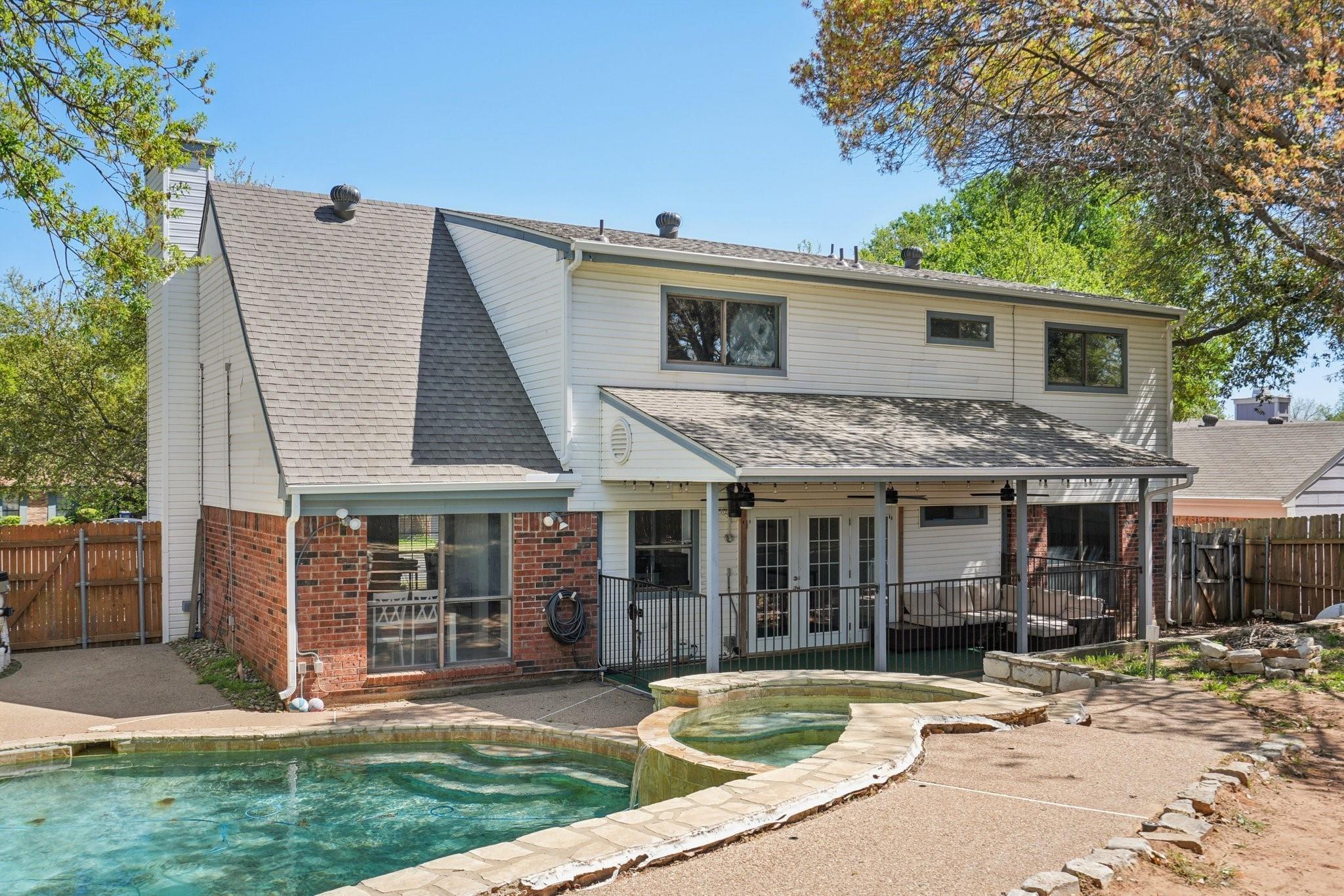 Harrington Ct, Euless, TX 76039