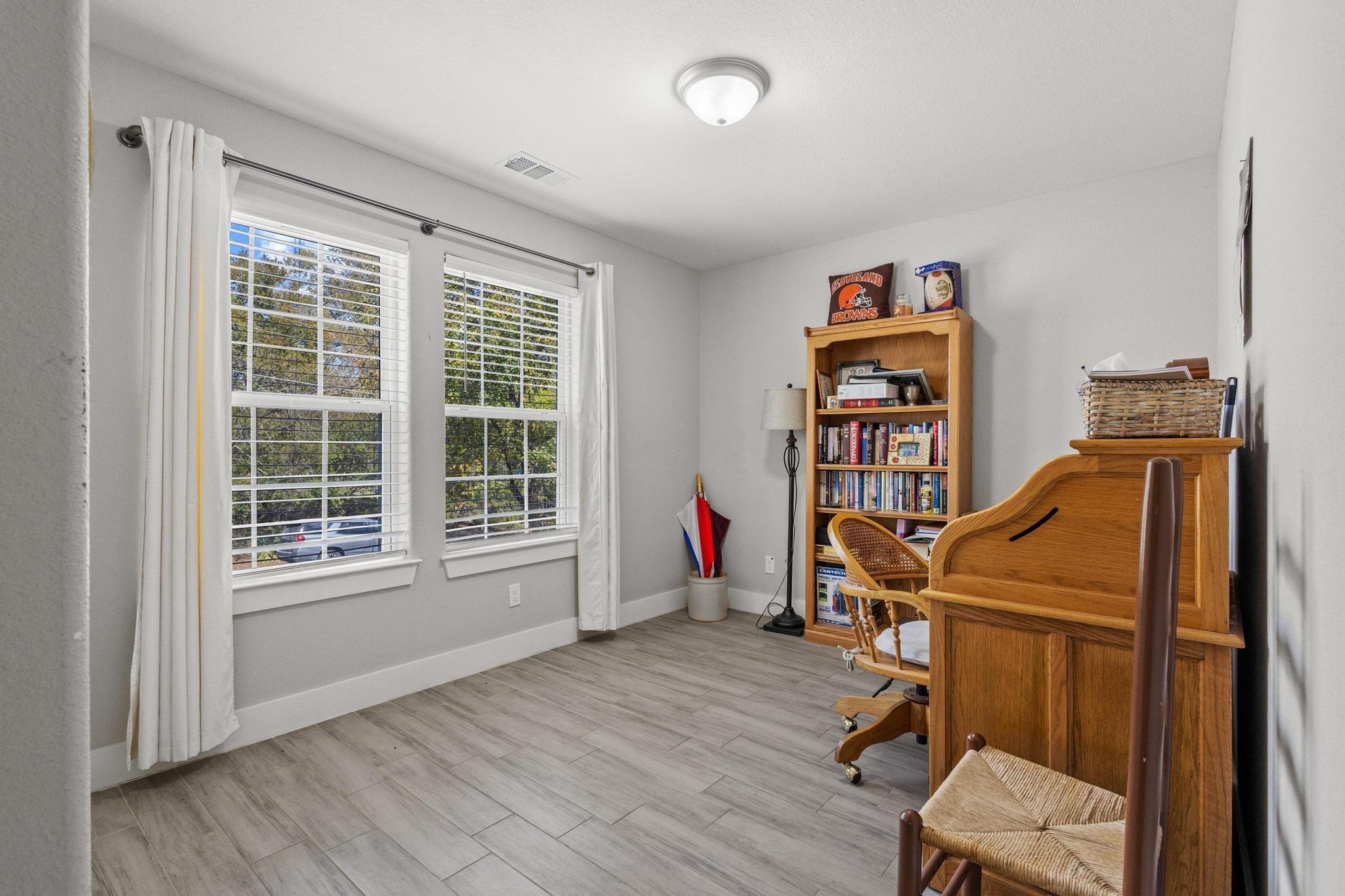 E Shepherd St, Denison, TX 75021