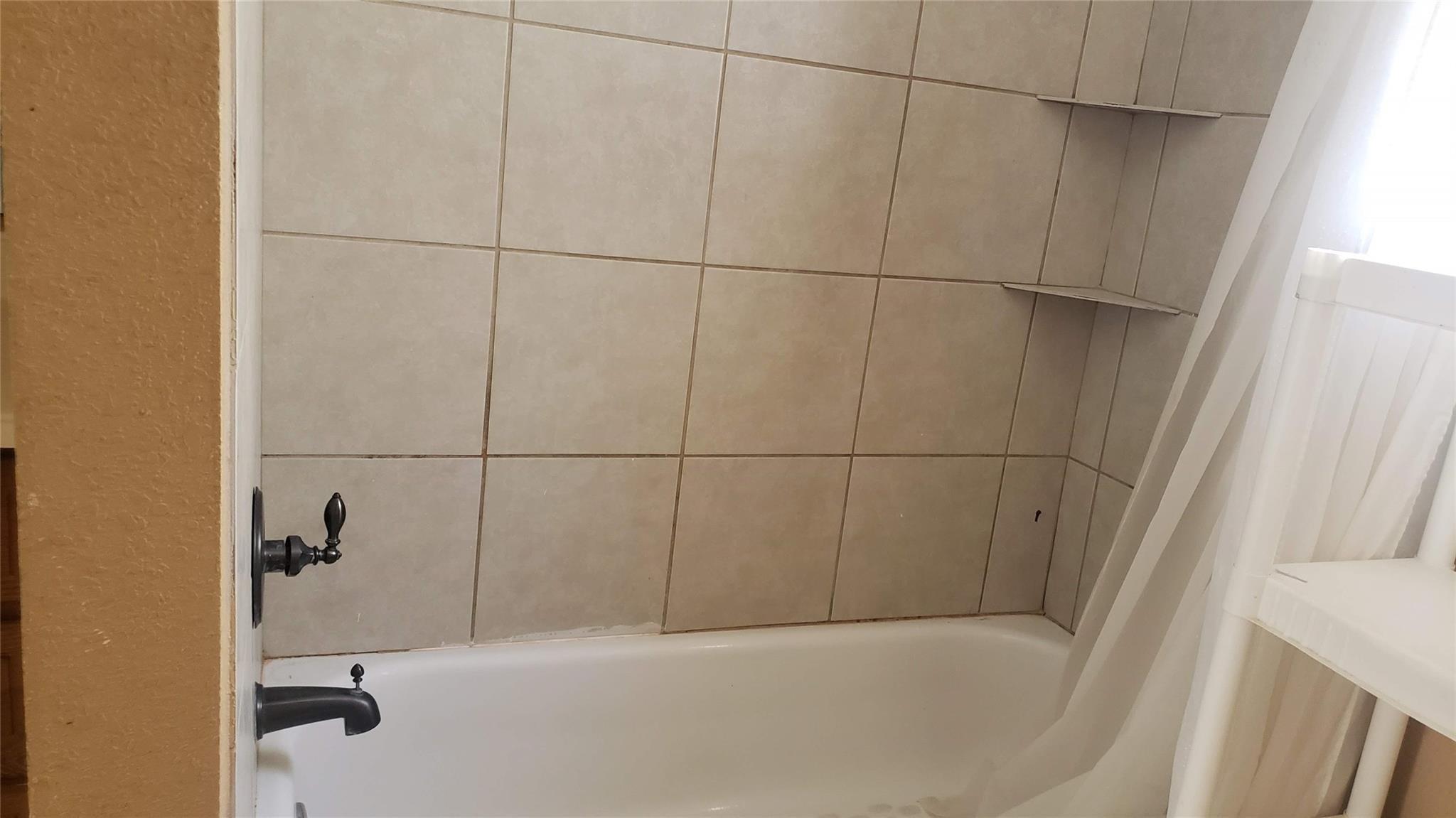 E Wise St, Bowie, TX 76230