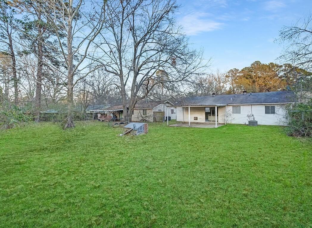 Shellwood Dr, Wake Village, TX 75501