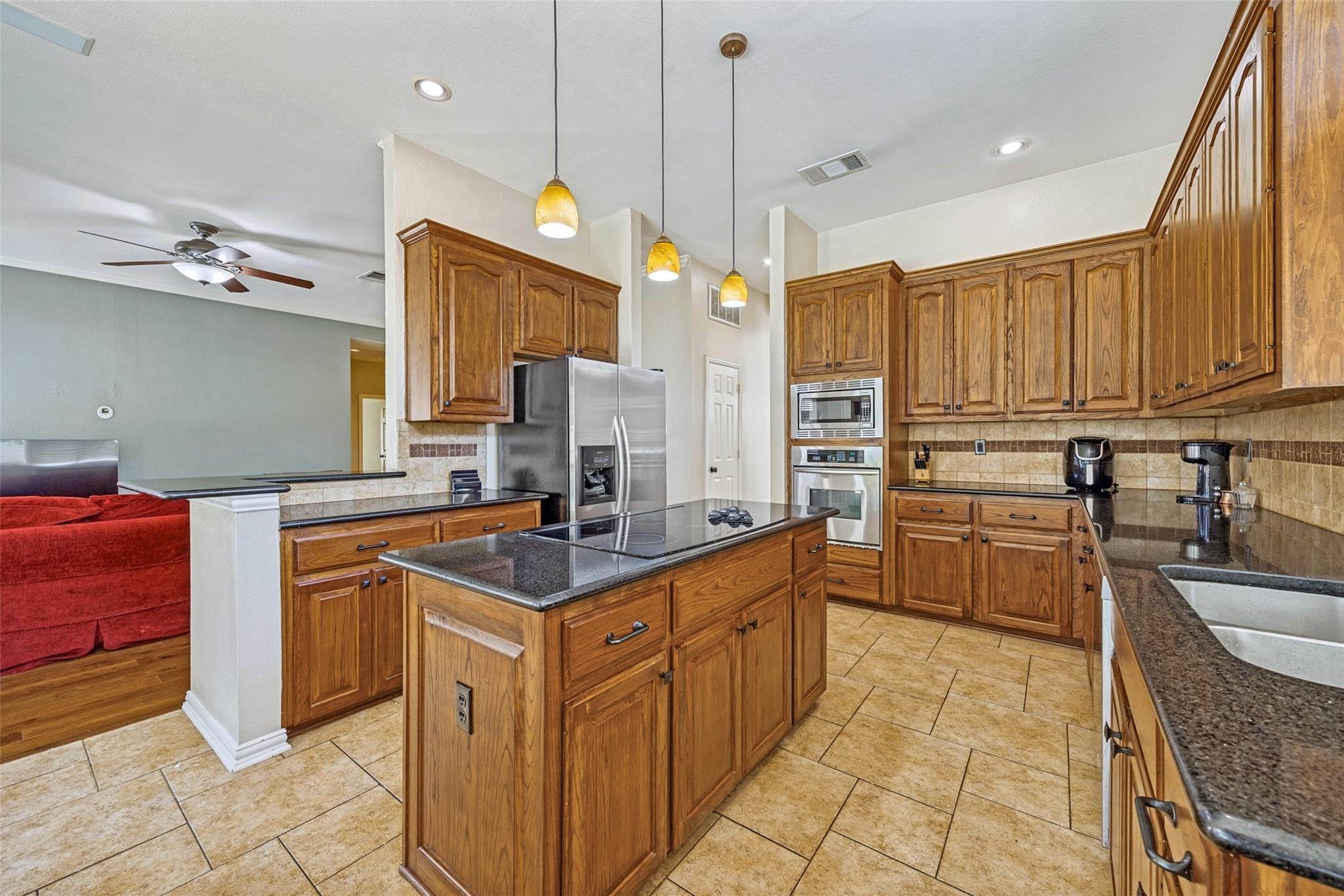 Shorewood Dr, Coppell, TX 75019