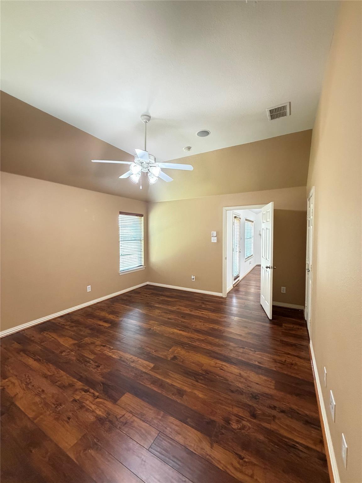 Quiet Waters Dr, Arlington, TX 76016