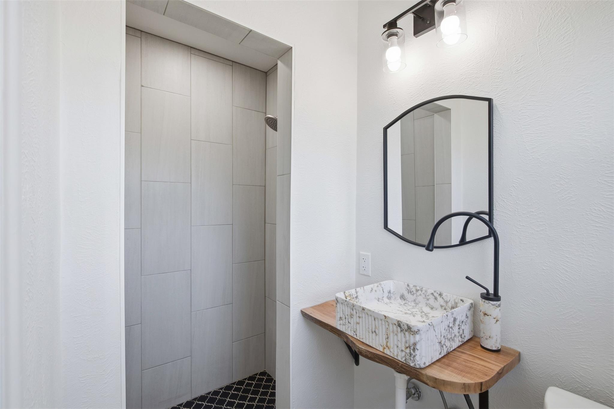 Sutter St, Dallas, TX 75216