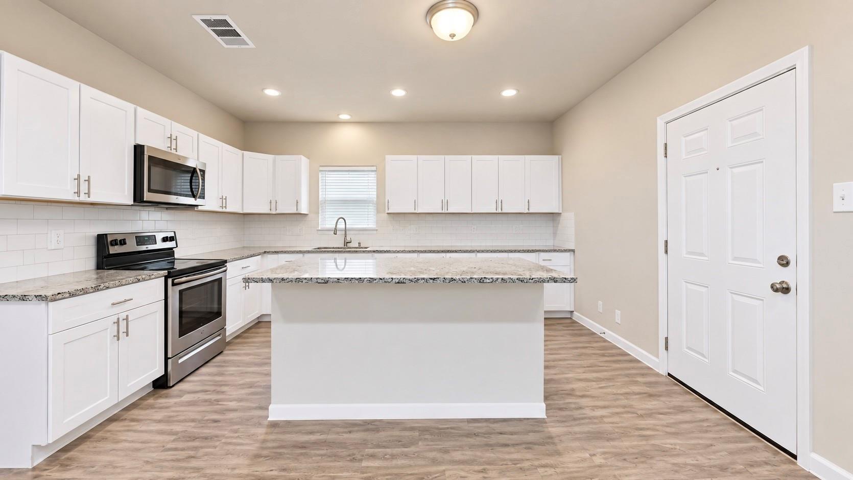 Lee Ave, Fort Worth, TX 76164